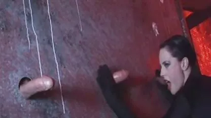 Une belle brune est venue au casting porno et baise dans le cul youporm