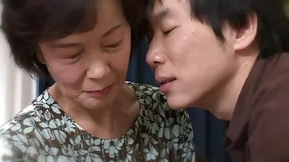 Mari baise femme close-up avec les doigts dans le cul et planté dans le vagin sludload