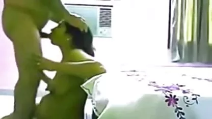 Les couples adultes se sont avérés complètement nus dans la mom amateur porn rue après une fête ivre