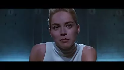 L'homme a réussi à briser une jeune fille xxnx16 pour baiser dans le cul