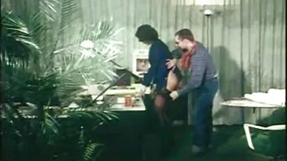 Fille big mom porno aux cheveux rugueux poke Asiatique