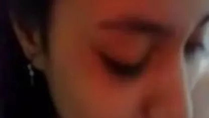 Belle fille à tâtons jambe Pénis Homme qu'elle aimait mom video porno