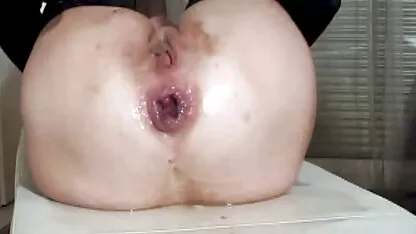 Réveillez une mère qui est Grosse avec des bas blancs et traitez-la tube mature sex avec du pénis