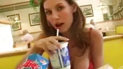 Fille de luxe orgasme sur le pénis bite gaysextube saine