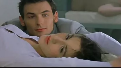 Les mères et les filles sont à la luxuretv dog recherche d'un câble