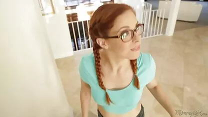 Vieux guitariste vissage une jeune teub8 blonde