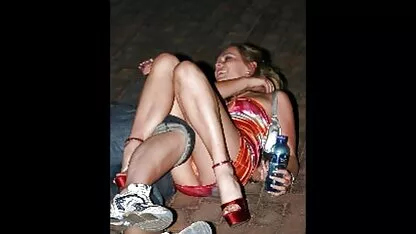 Riches propriétaires lécher une xxxporno sex femme de ménage vagin en bas et dire merci à la vache sur la chaise