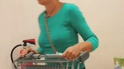 Blonde sexe avec un petit mikela kennedy poulet