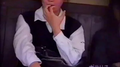 Un mec vissant une fille nue sur la route en mature sextube hiver