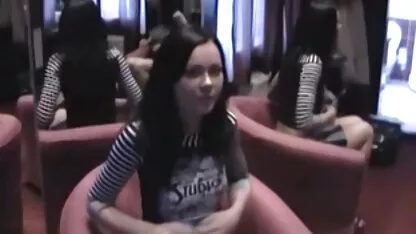 Siskatuyu shlendru xxx free p déchirure dans le dos