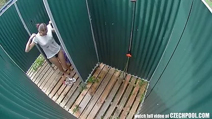 Sexy jeune femme sex milfe dans le cul