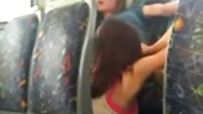 Dans la salle de bain, les deux couples ont tenu xnxx pornos un gangbang cool