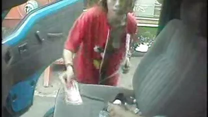 Brunette mature aux yeux bleus venir à xnxx encoxada baiser blonde copines