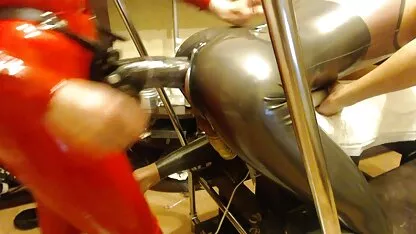 Elle réveille son homme avec une fellation et l'a forcée à accomplir le devoir d'un mari sa femme free sex anime