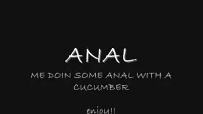 Jeune daddy gay xxx médecin en bas noirs vissant un patient avec une bite en caoutchouc