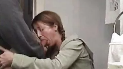 Fille xhamster sister russe avec un cul serré faire une pipe et baisée avec le cancer