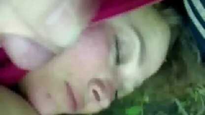 La blonde a appelé son mari pendant une heure mais obtient une bite dure dans le lesbienne hot trou