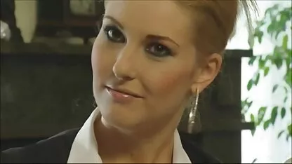 Jeune brunette sucer la grosse bite et se faire baiser par le cancer porn tube anal sur le lit