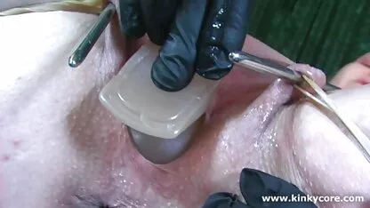 Un homme mûr a invité un étranger xxnxfree aux cheveux noirs à subir un casting porno