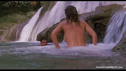 Russe beauté putain de chatte que humide dans salle sex mom classic de bain