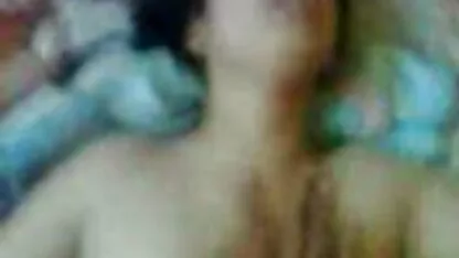 Jeune gars baisée son copine sur la cuisine table sexe xxxxx et sperme dans vagin