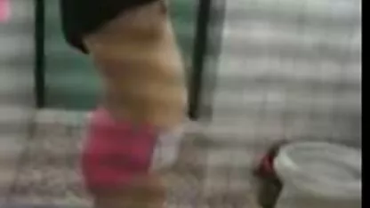 Jeune xnxx jordi copine sucer les lèvres à la graisse de poulet