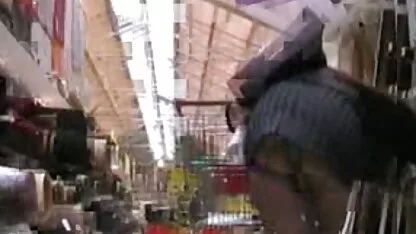 Deux lesbiennes avec de hautes Bottes mutuelle caresser tubexxx Pussi humide chaque