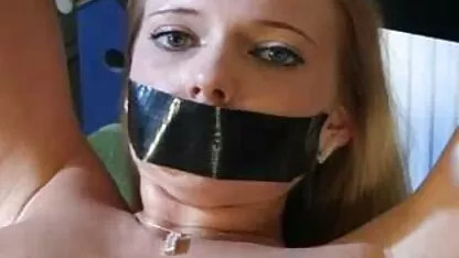 Dans le bureau du gynécologue, une xxnxxx fille aux cheveux roux pour la première fois en essayant le même sexe